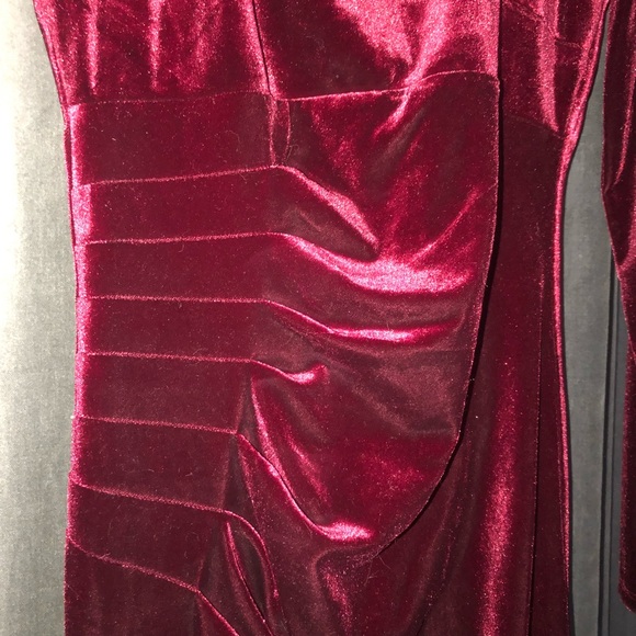 🍷 Going Global -Velour BodyCon Dress ruched, flattering XS $140 - Picture 5 of 7
